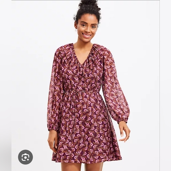 LOFT Dresses & Skirts - Loft Floral Long Sleeve Dress V Neck Size Medium